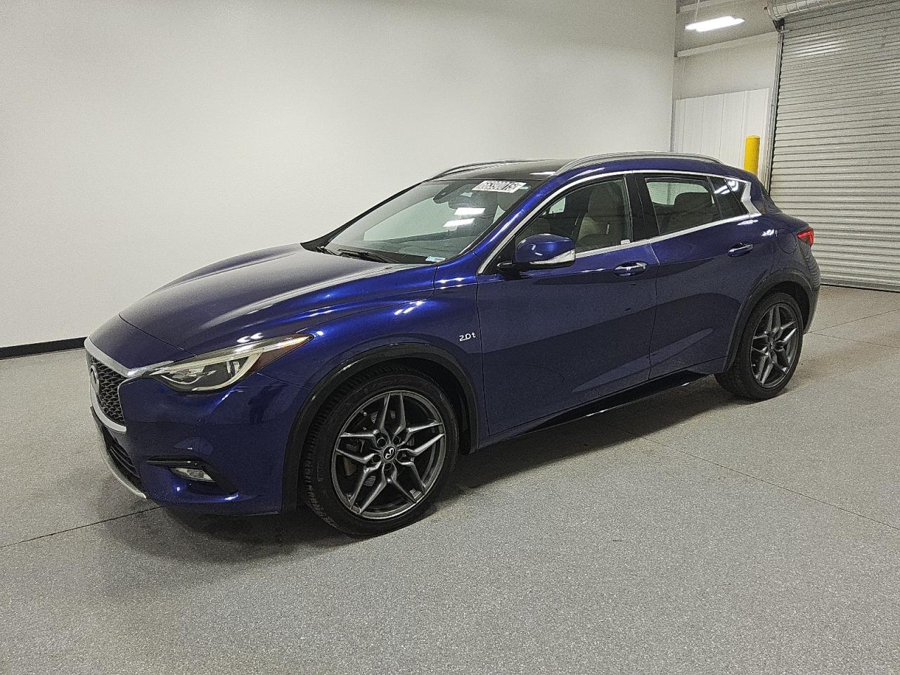 INFINITI QX30 BASE