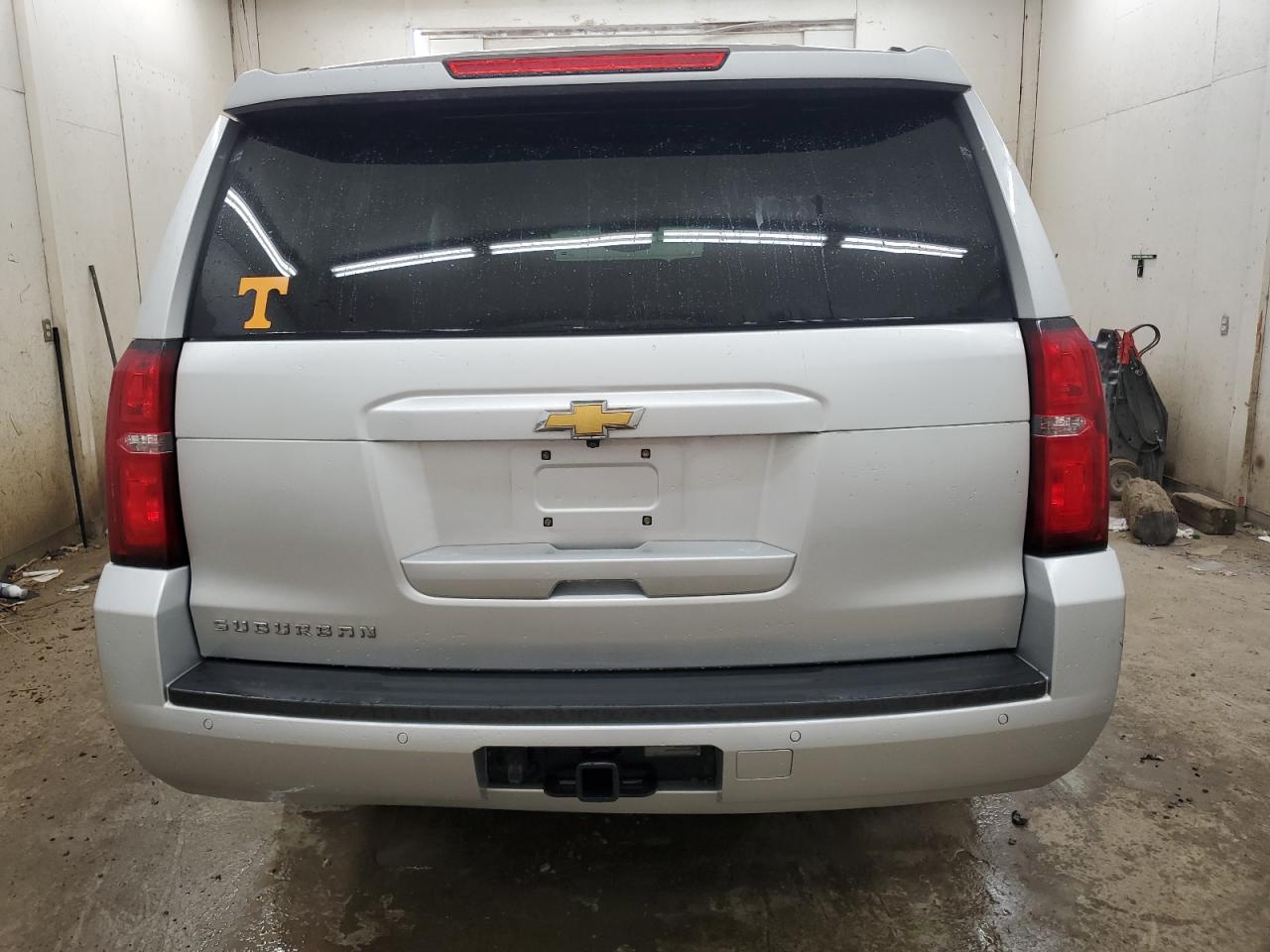 CHEVROLET SUBURBAN C1500 LS