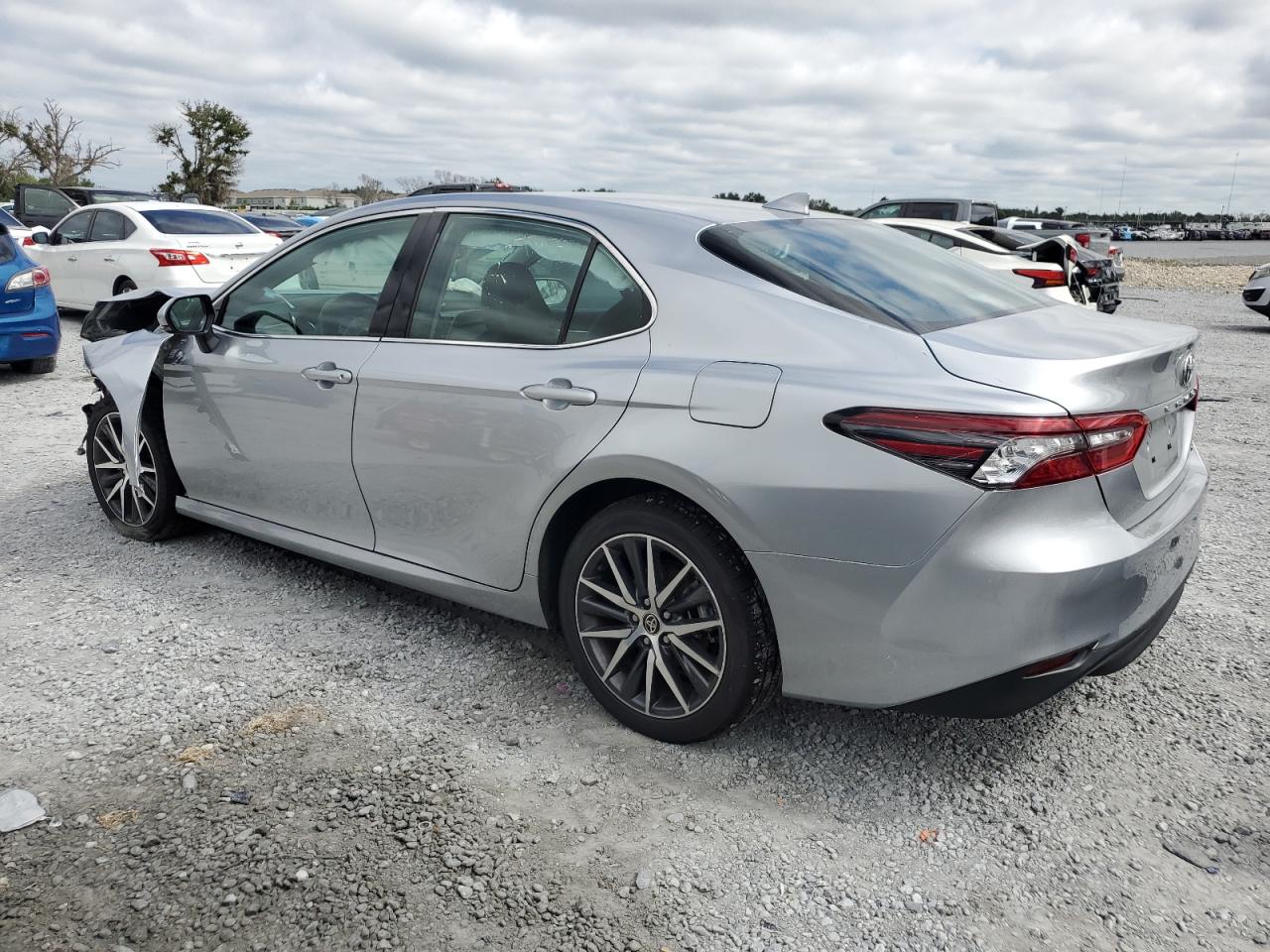 TOYOTA CAMRY XLE