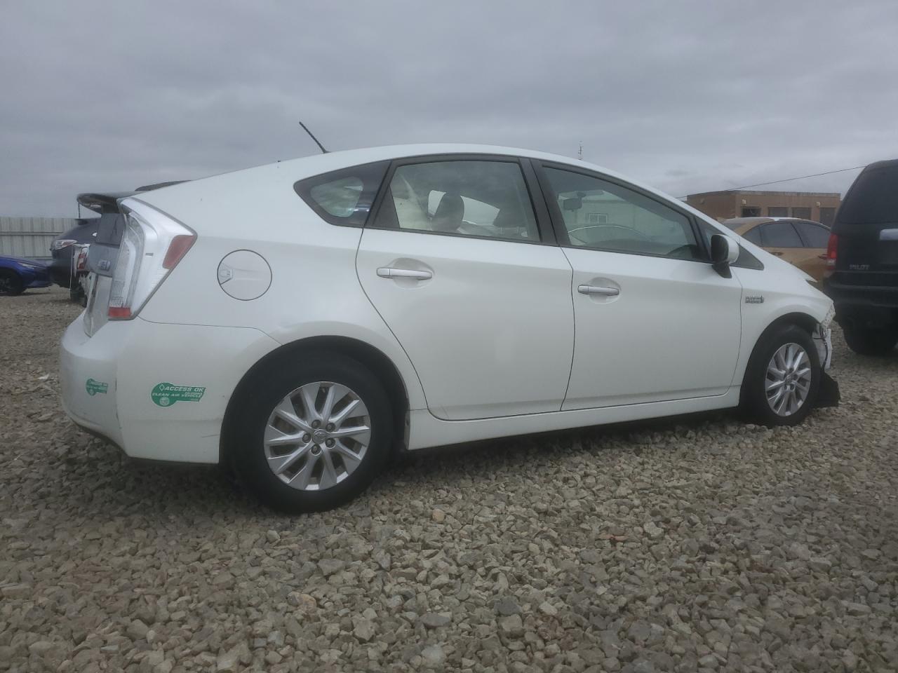 TOYOTA PRIUS PLUG-IN