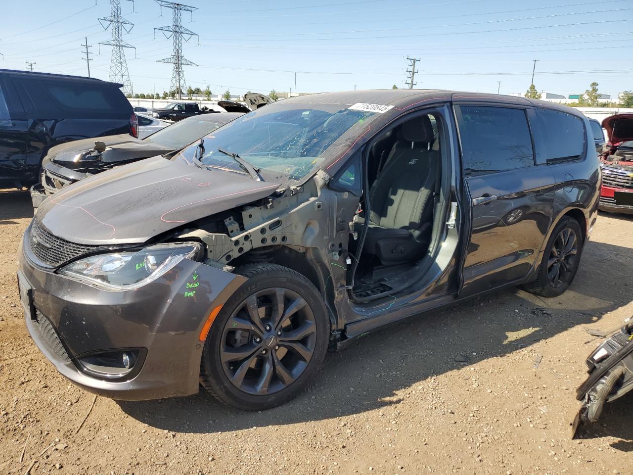 CHRYSLER PACIFICA TOURING PLUS
