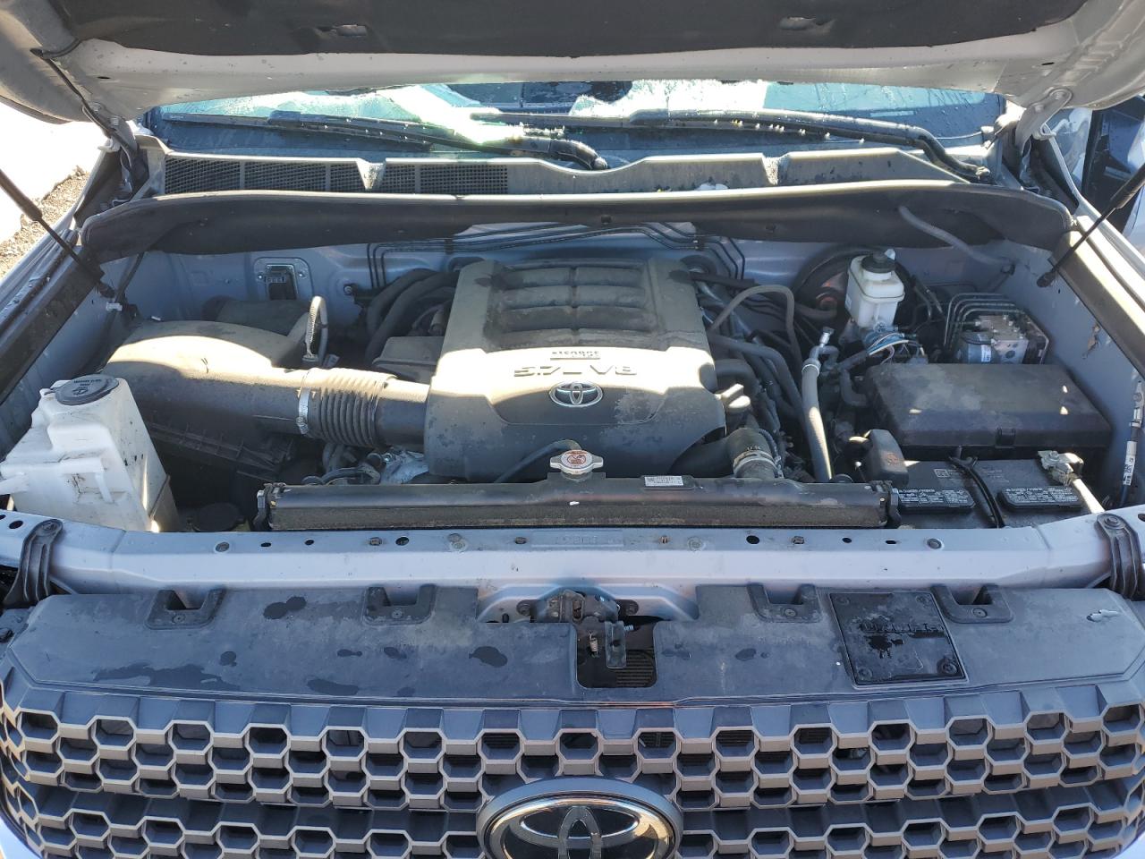 TOYOTA TUNDRA CREWMAX SR5