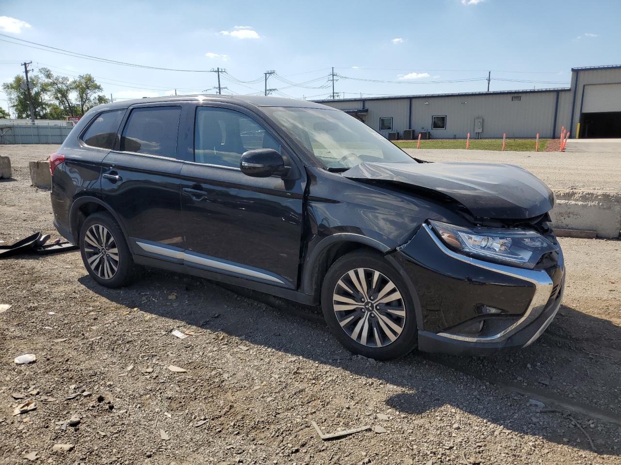 MITSUBISHI OUTLANDER SE