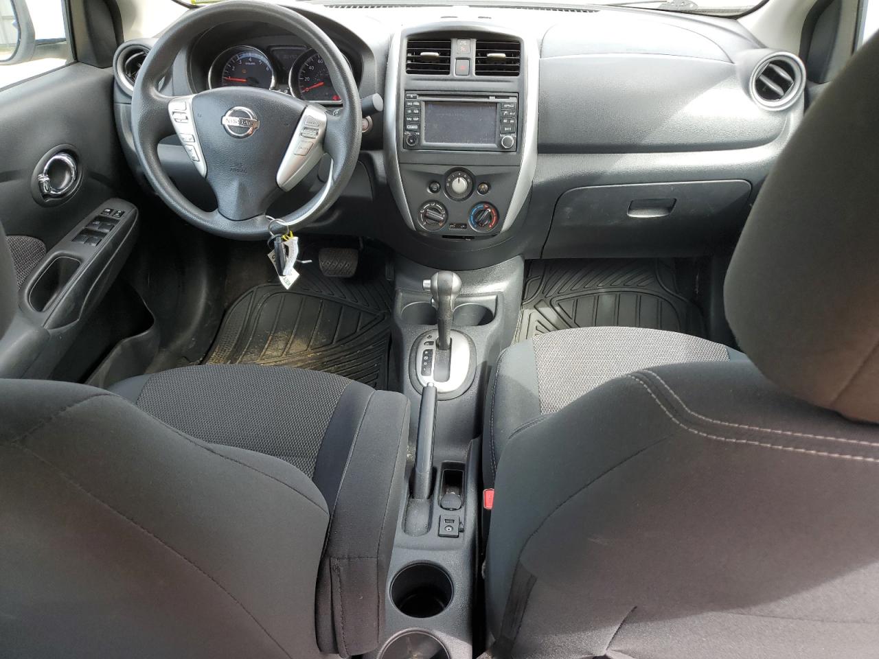 NISSAN VERSA S