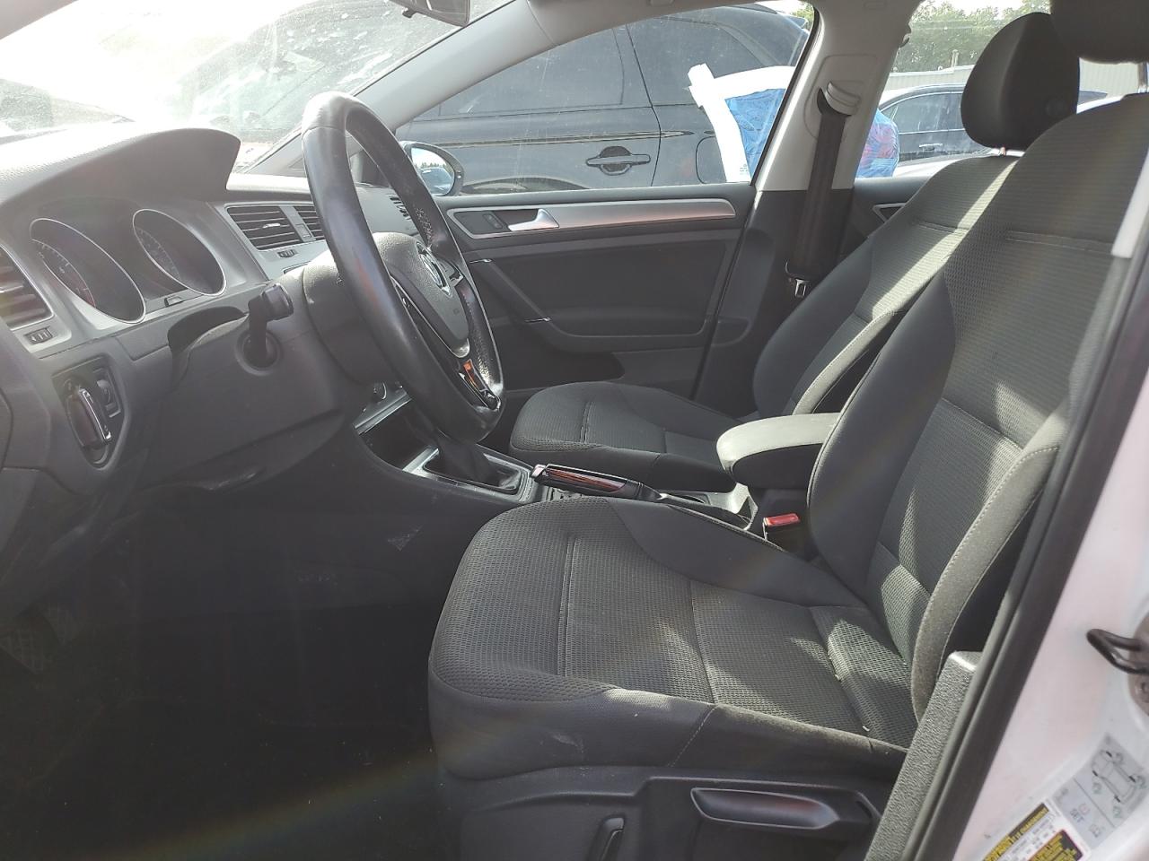 VOLKSWAGEN GOLF SPORTSVAN S