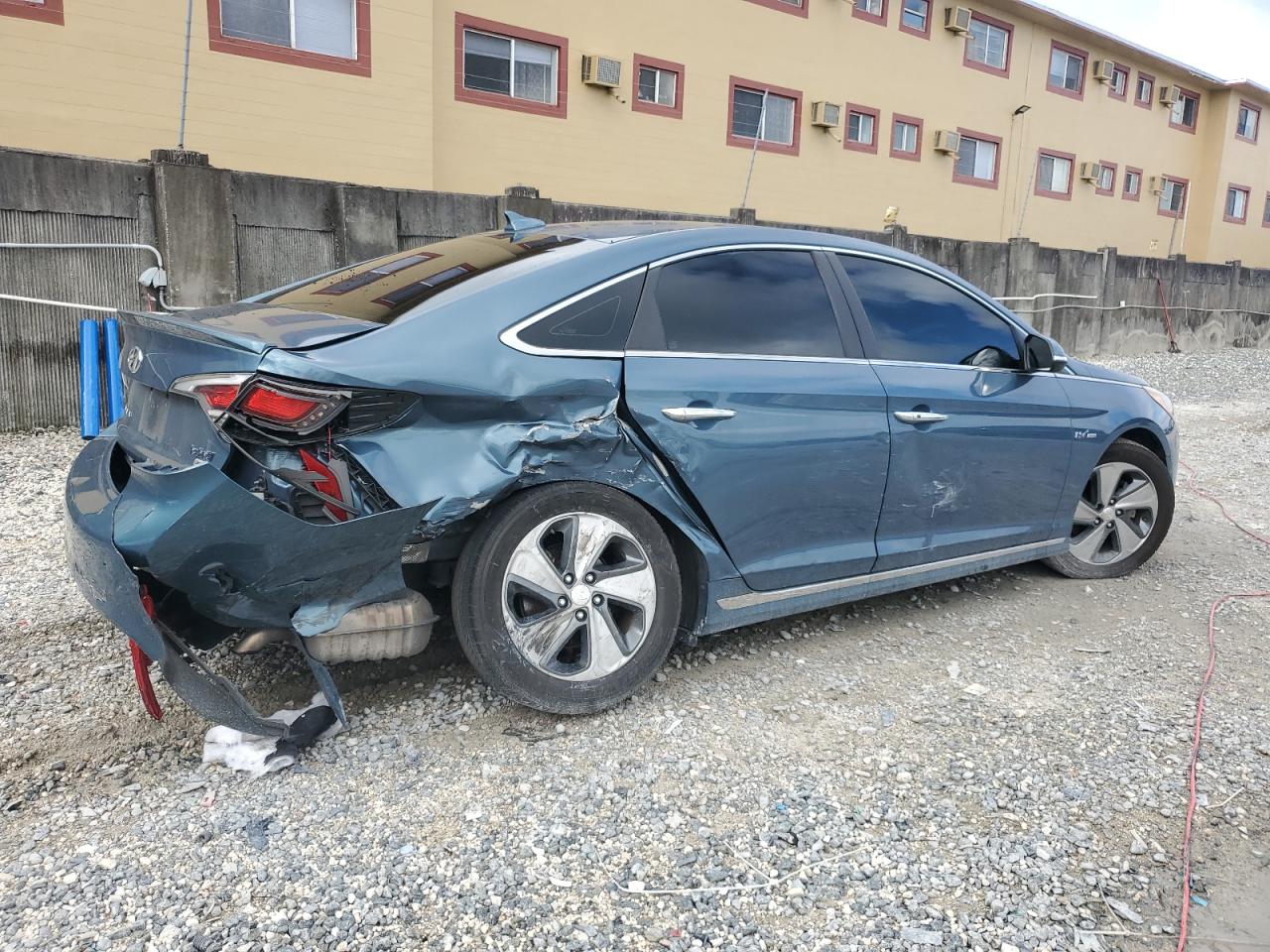 HYUNDAI SONATA HYBRID