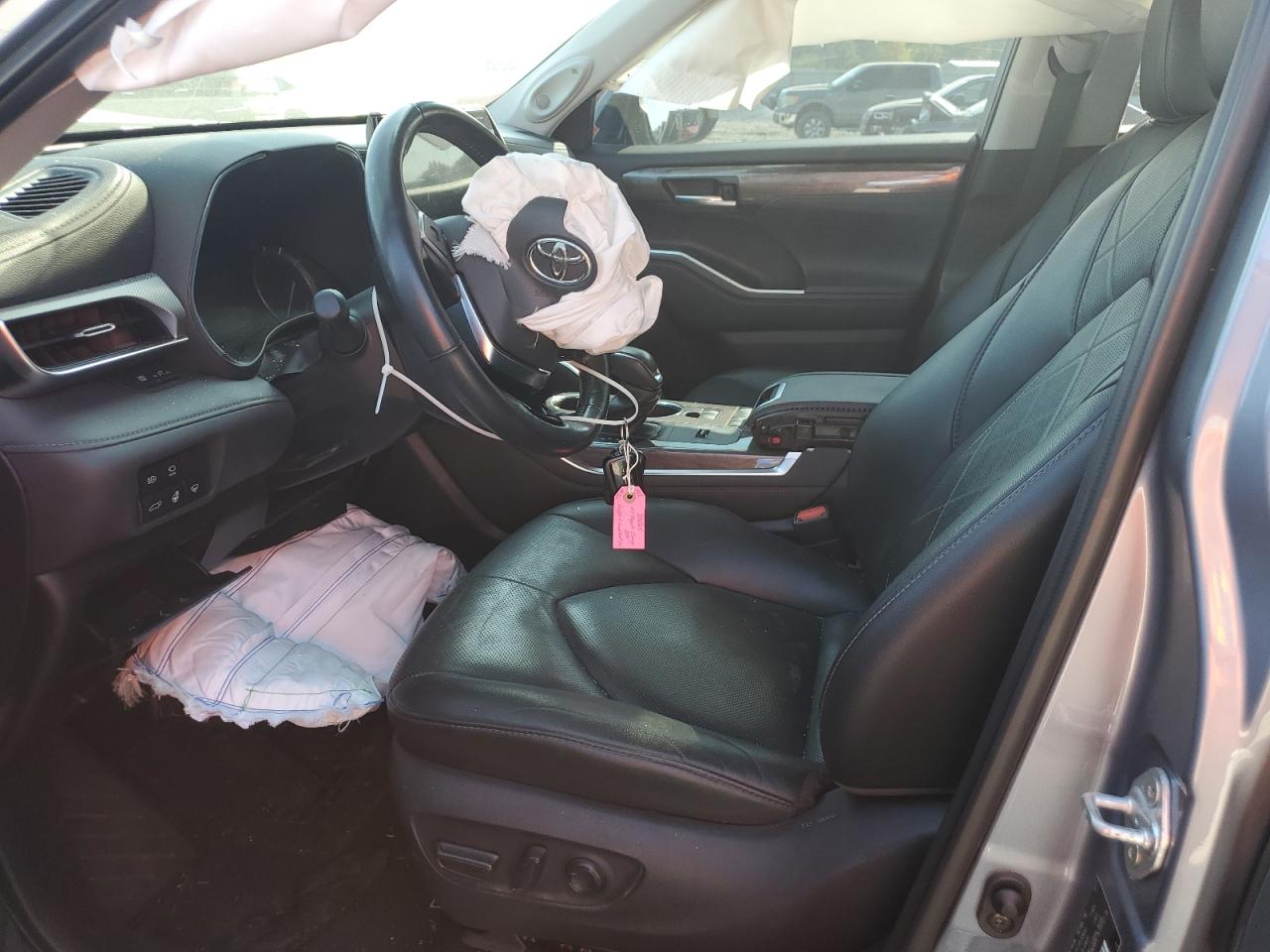 TOYOTA HIGHLANDER PLATINUM