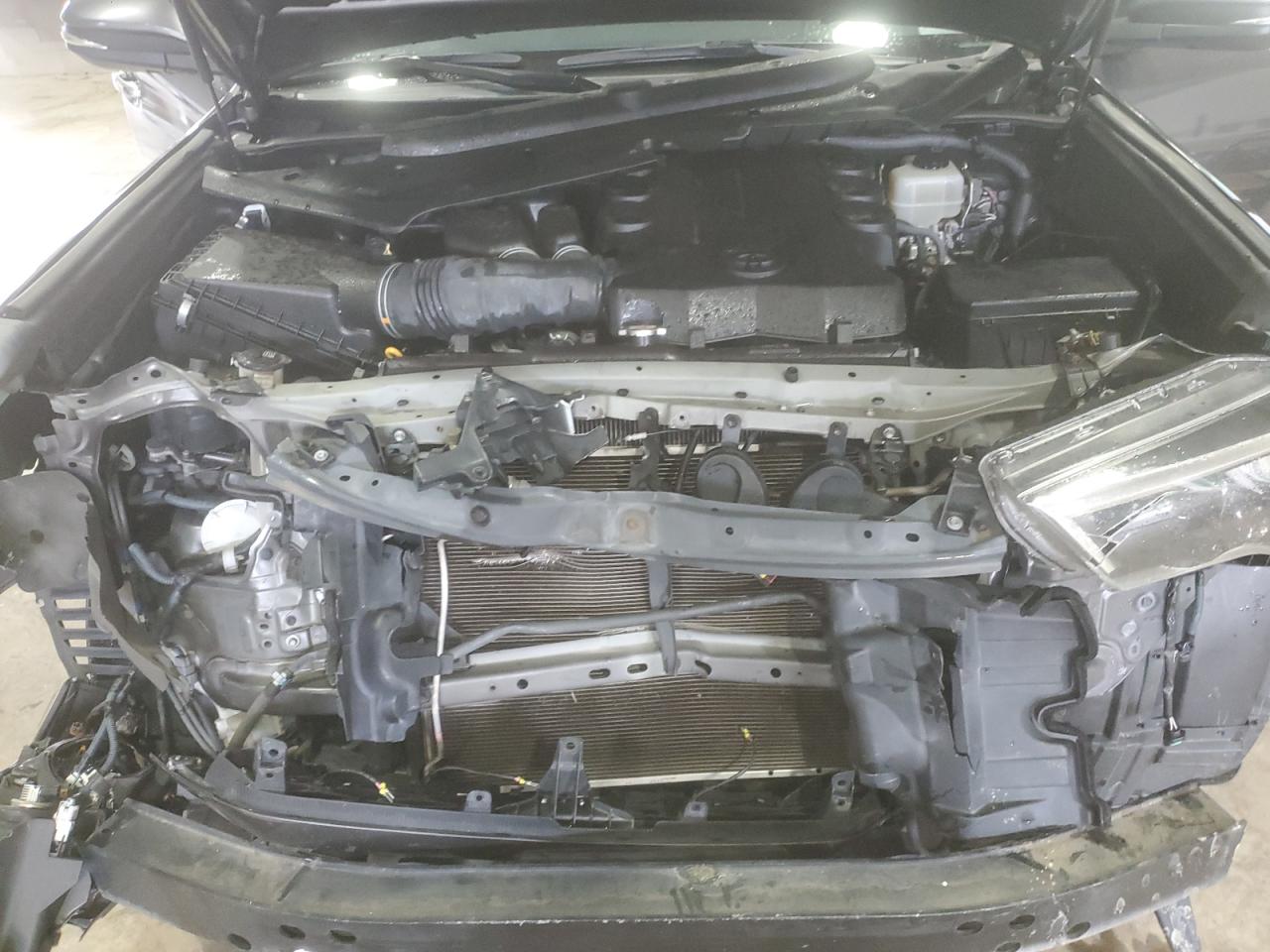 TOYOTA 4RUNNER SR5/SR5 PREMIUM