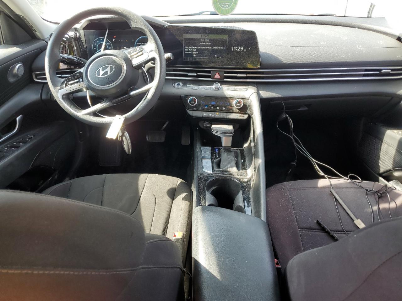 HYUNDAI ELANTRA BLUE