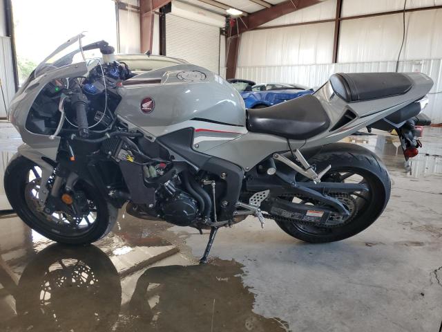 2025 HONDA CBR600 RR JH2PC40H9SK200134