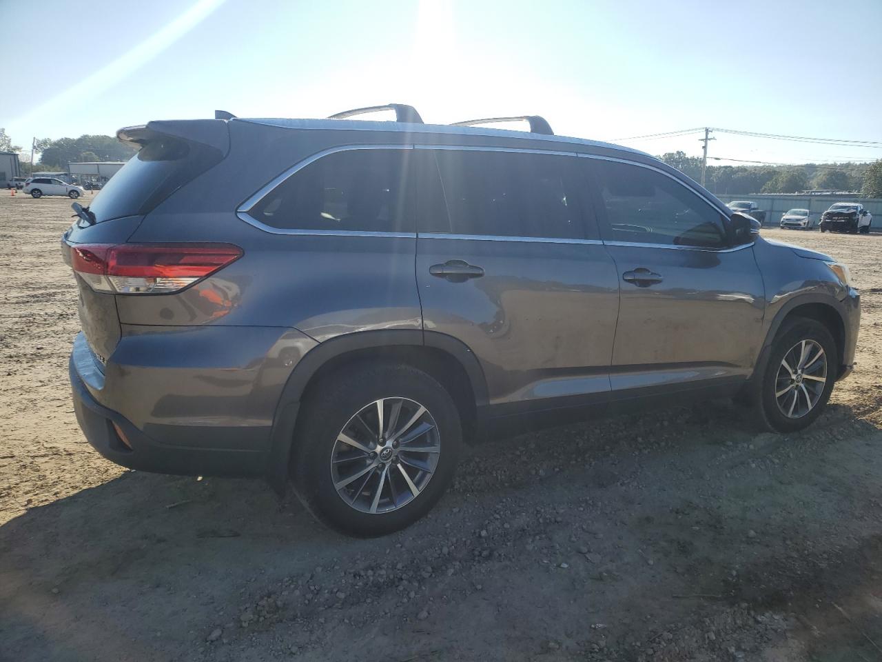 TOYOTA HIGHLANDER SE