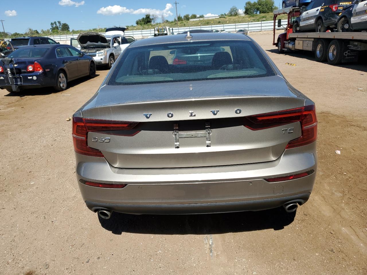 VOLVO S60 T5 MOMENTUM