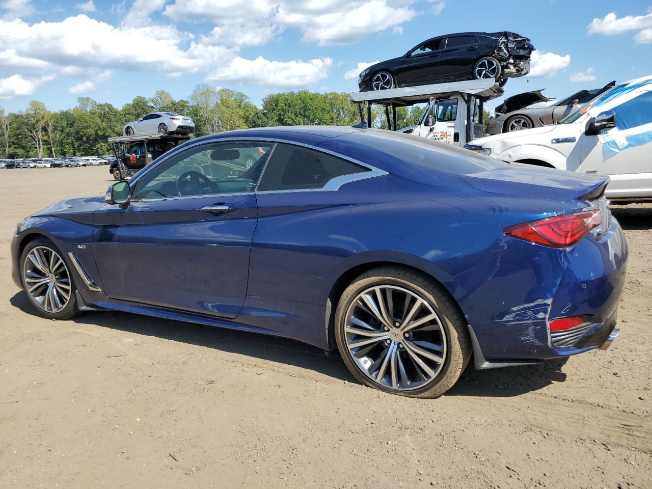 INFINITI Q60 LUXE 300