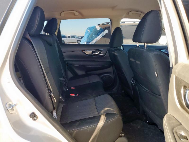 2017 NISSAN ROGUE S KNMAT2MT3HP556916