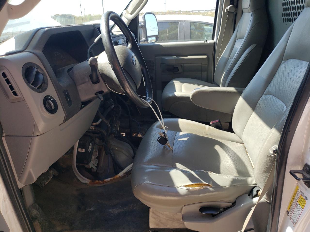 FORD ECONOLINE E250 VAN