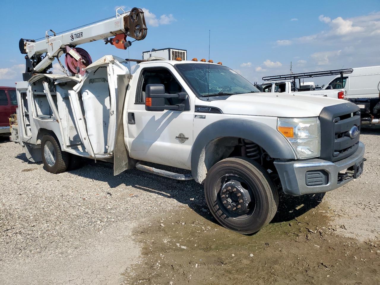 FORD F-550 SUPER DUTY