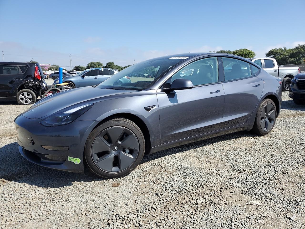 TESLA MODEL 3