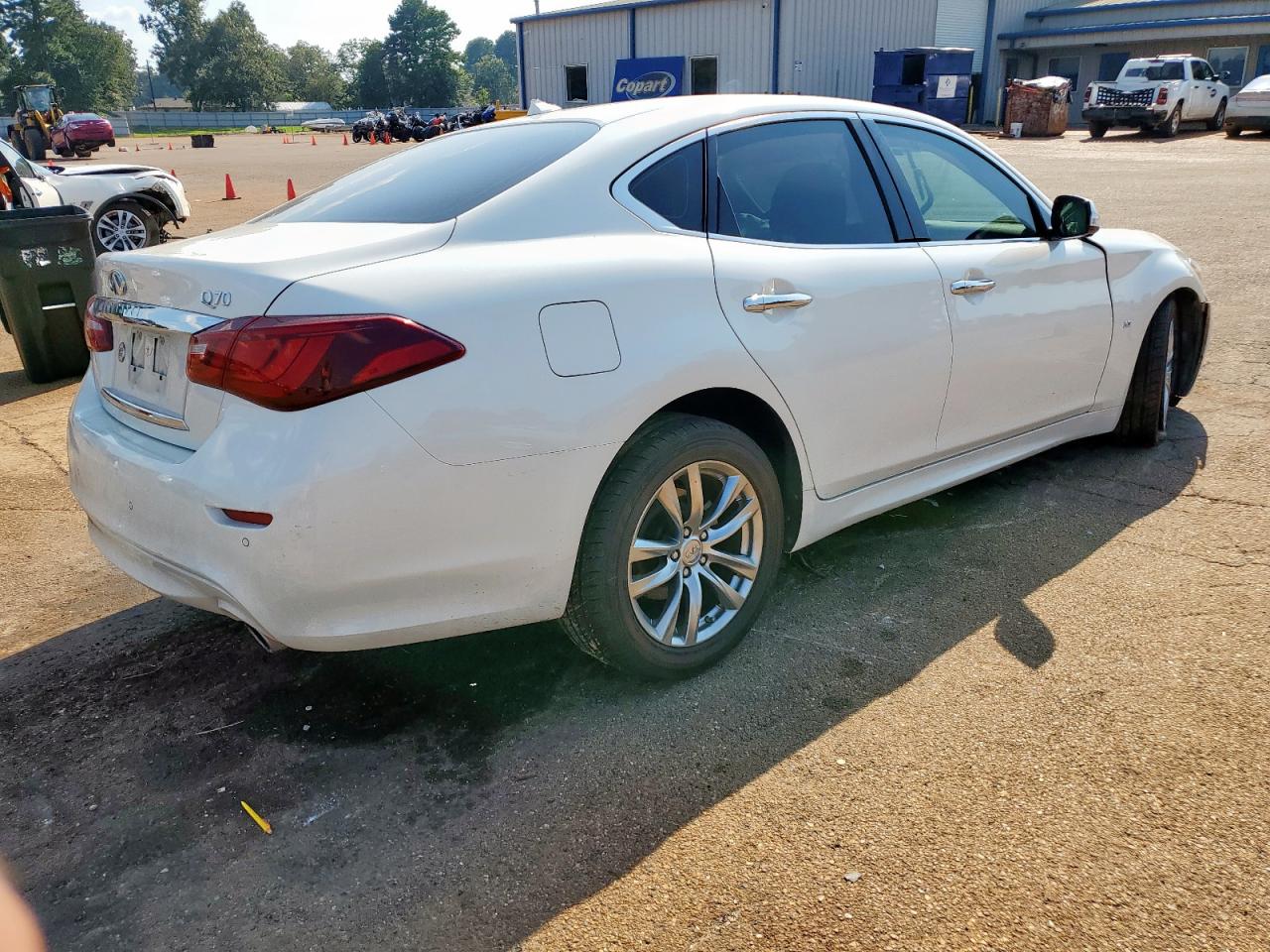 INFINITI Q70 3.7 LUXE