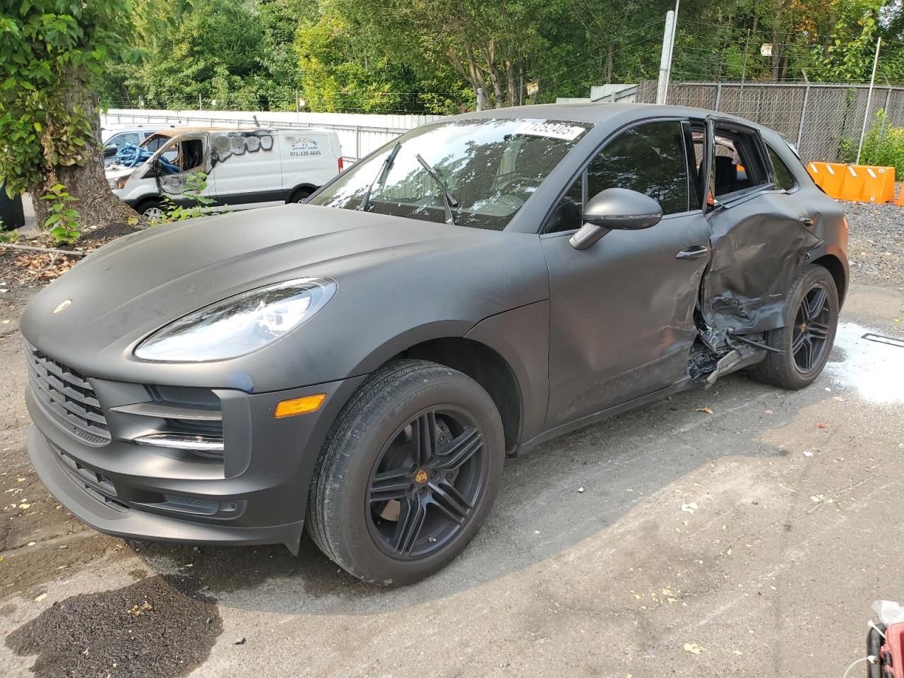 PORSCHE MACAN