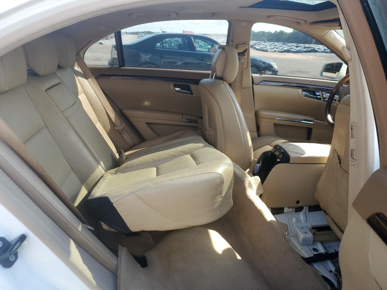 MERCEDES-BENZ S-CLASS 550