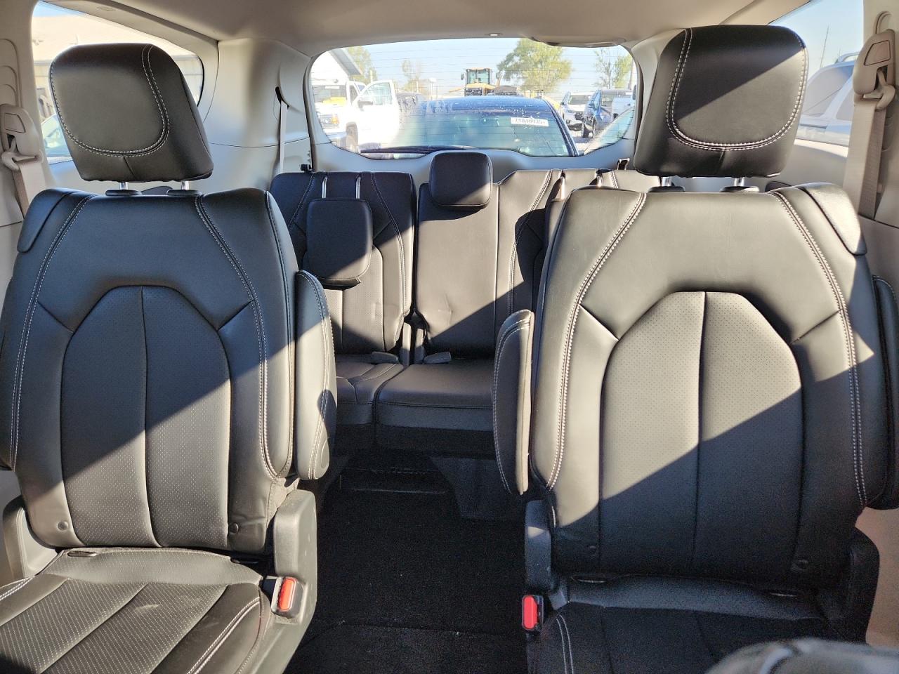 CHRYSLER PACIFICA TOURING L