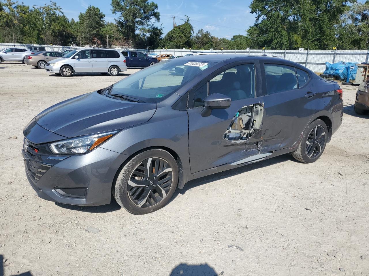 NISSAN VERSA SR