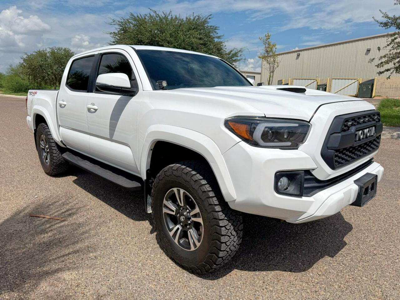 TOYOTA TACOMA DOUBLE CAB