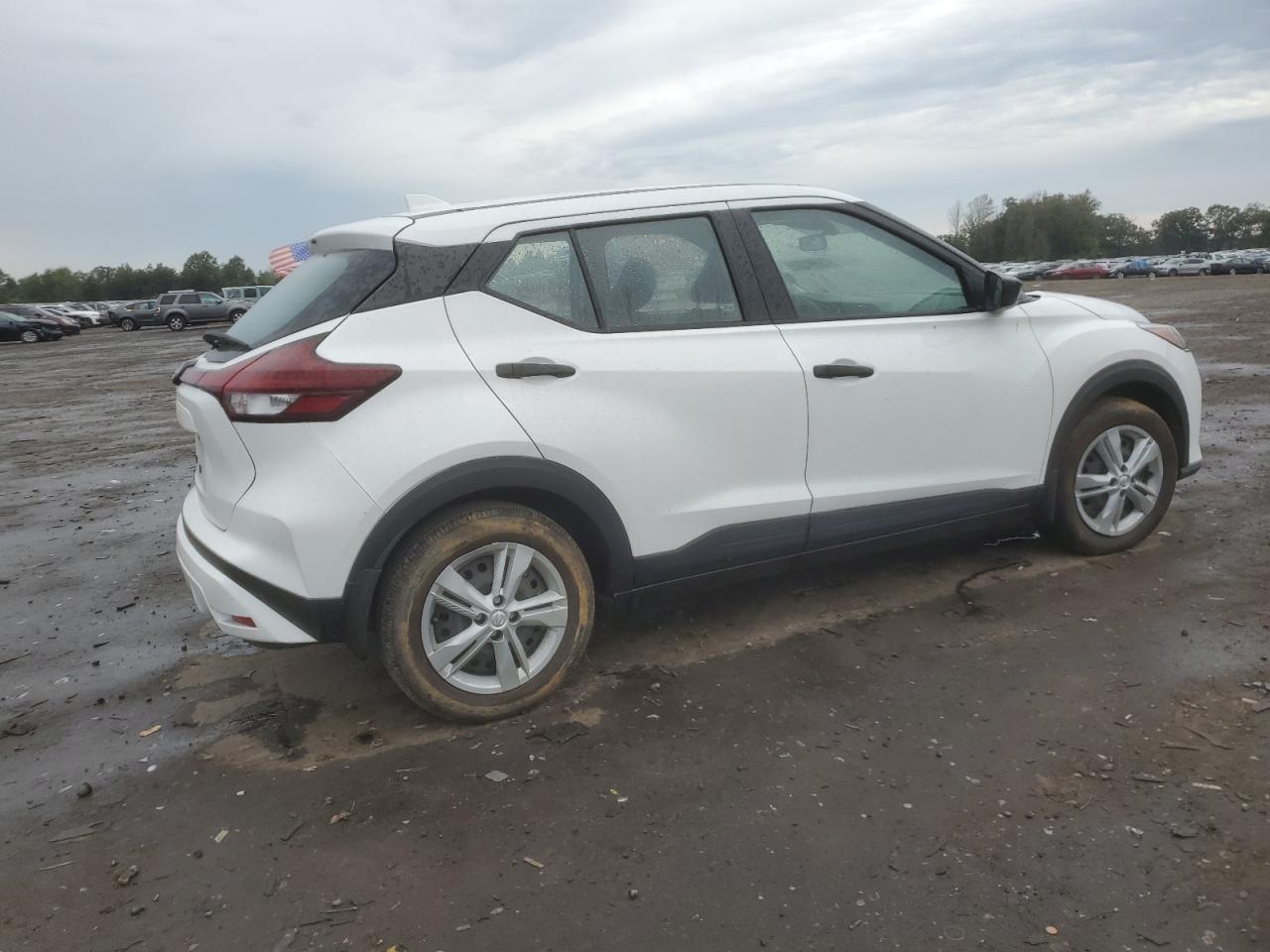 NISSAN KICKS S