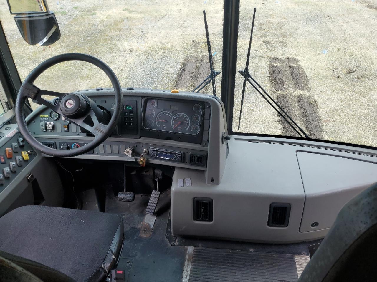 Lot #3256344371 2009 THOMAS SAF-T-LINER HDX