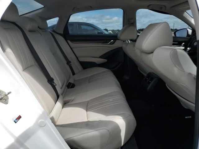 2018 HONDA ACCORD TOU 1HGCV3F96JA000314