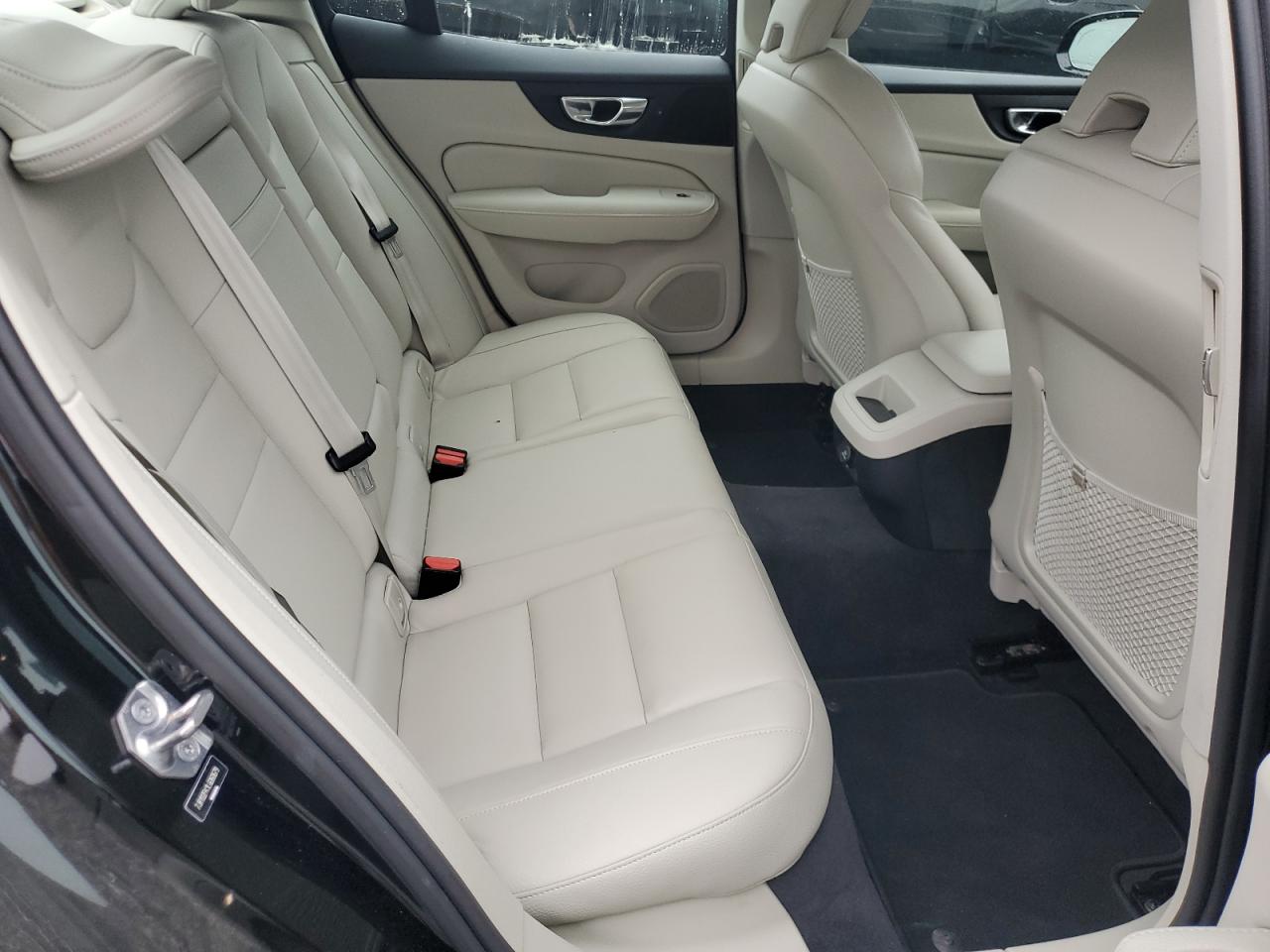 VOLVO S60 T5 MOMENTUM