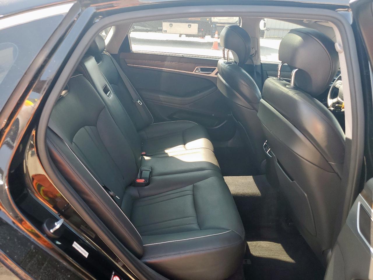 HYUNDAI GENESIS 5.0L