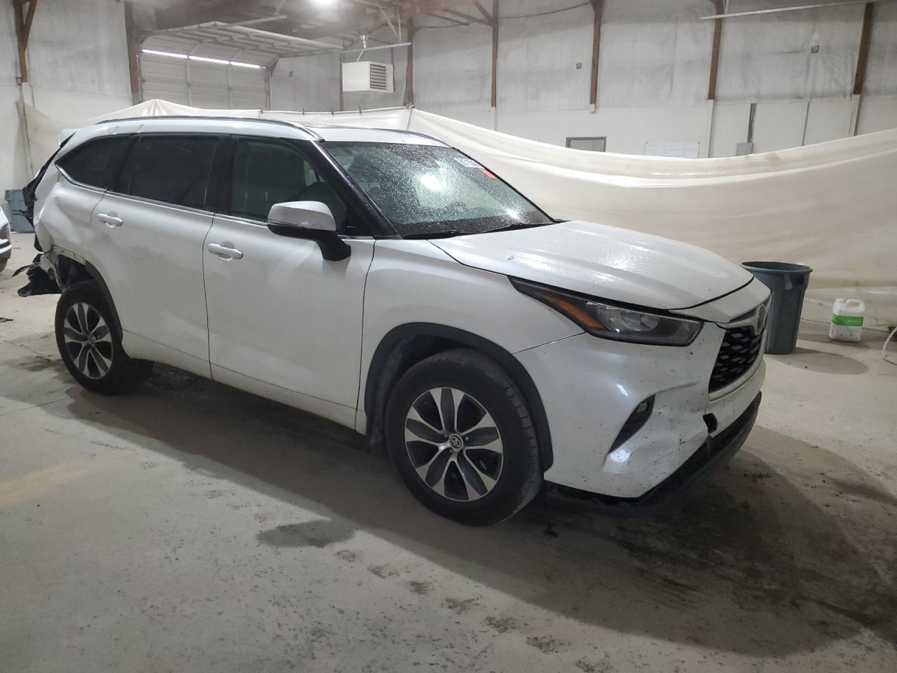 TOYOTA HIGHLANDER XLE