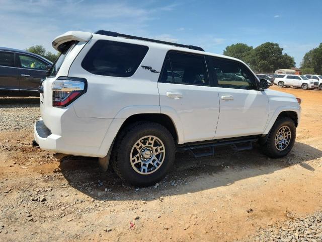 2020 TOYOTA 4RUNNER SR JTEBU5JR7L5816858