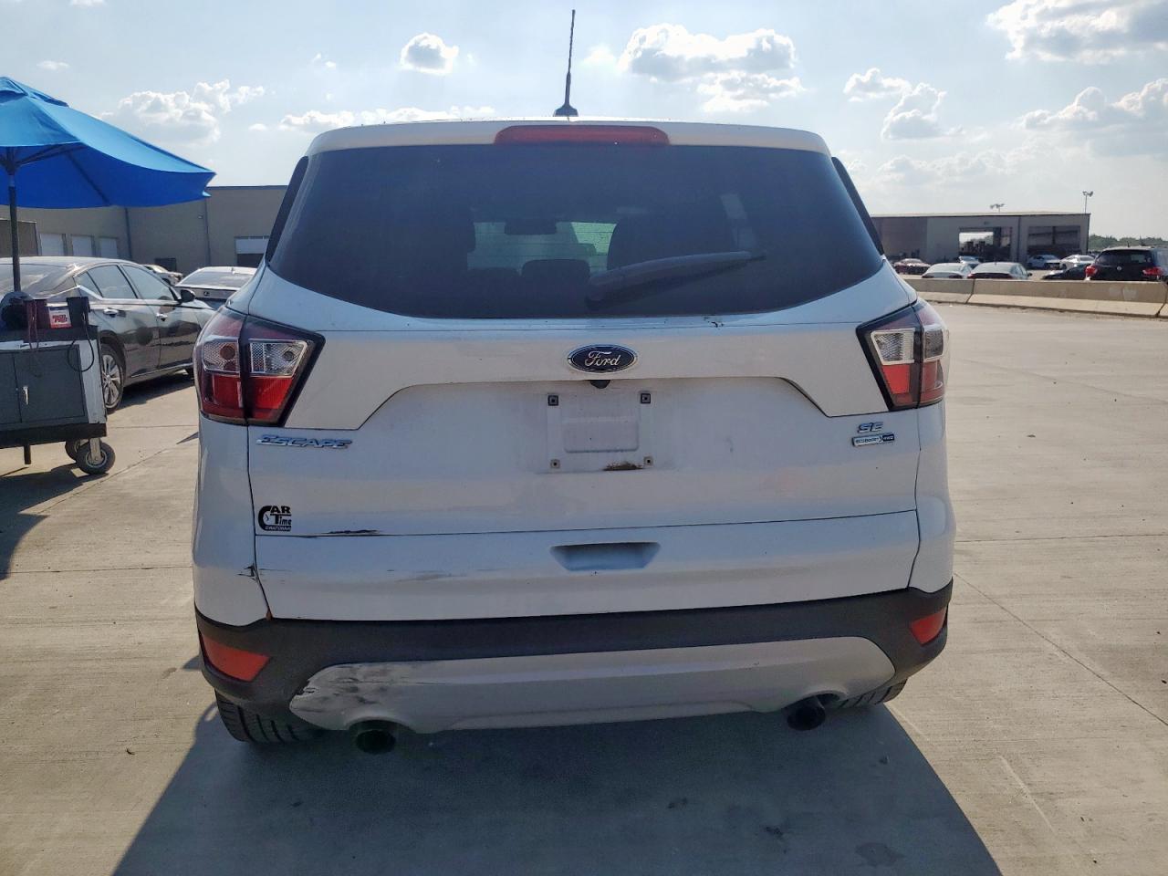 FORD ESCAPE SE