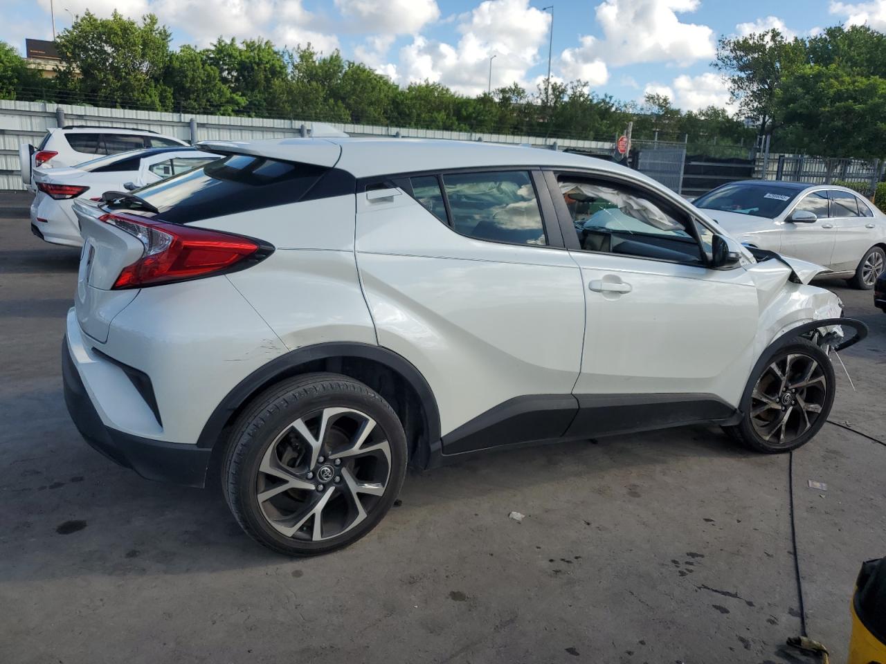 TOYOTA C-HR XLE