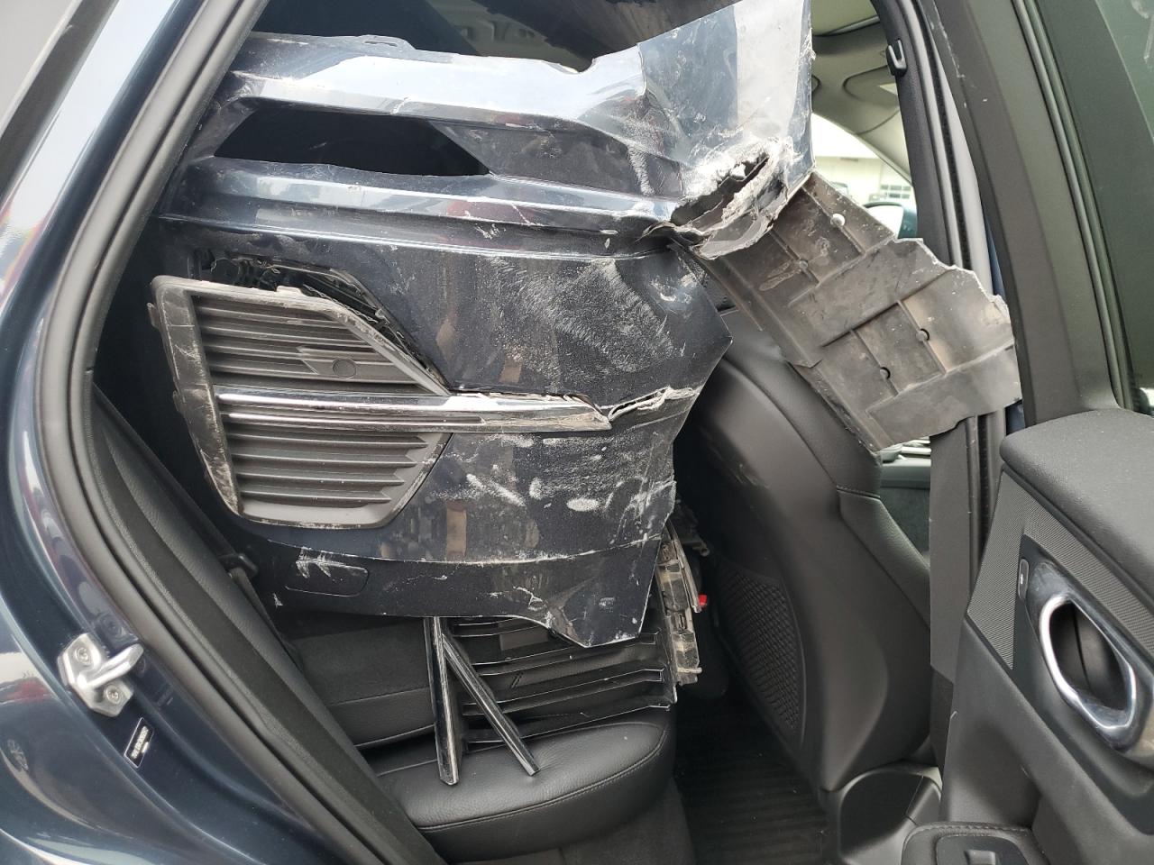 VOLVO XC60 B5 MOMENTUM