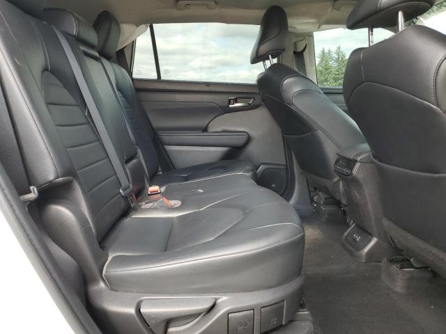 2022 TOYOTA HIGHLANDER HYBRID XLE 5TDGBRCH7NS543669