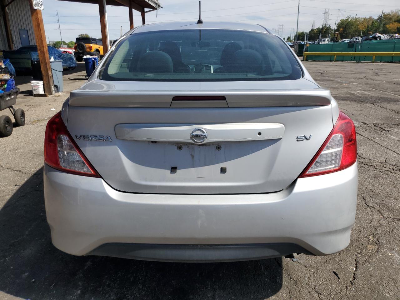 NISSAN VERSA S