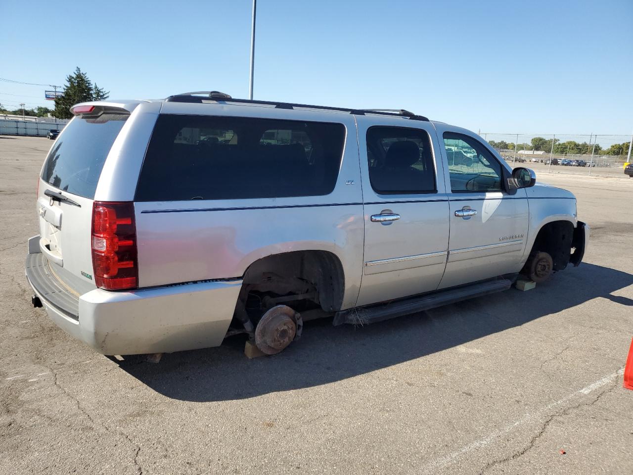 CHEVROLET SUBURBAN K1500 LTZ