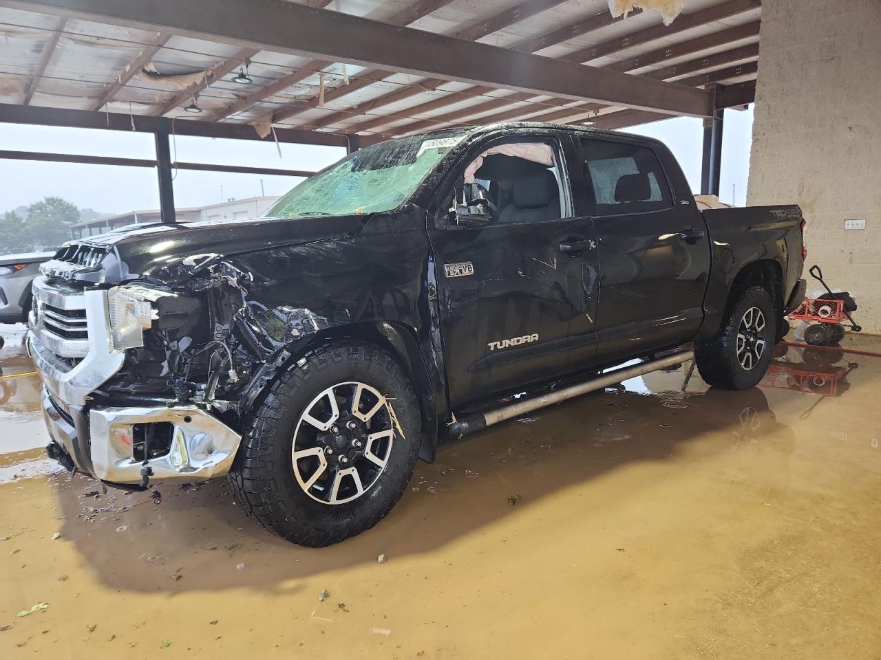TOYOTA TUNDRA CREWMAX SR5