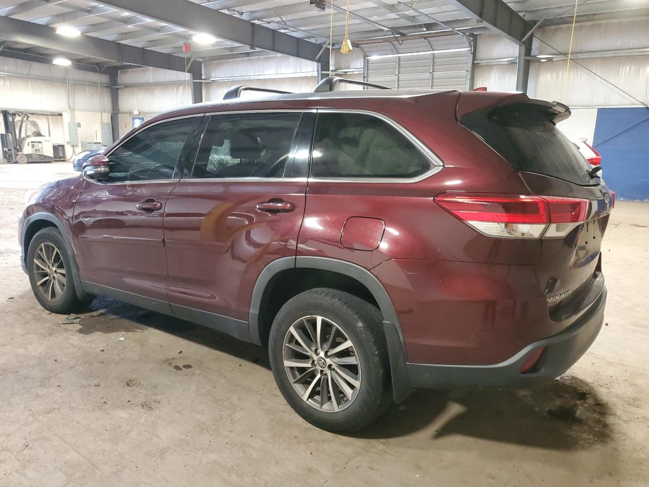 TOYOTA HIGHLANDER SE