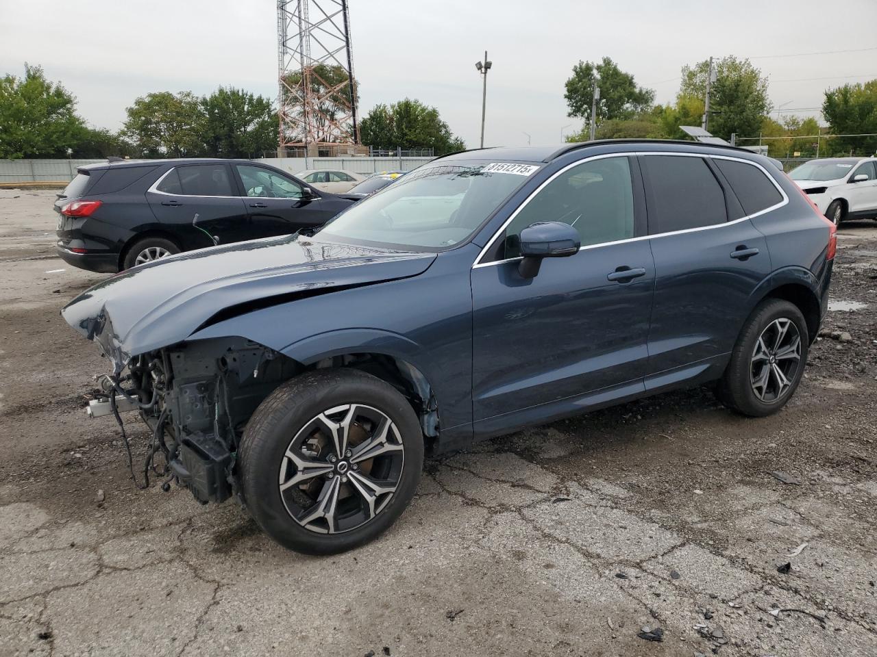 VOLVO XC60 B5 MOMENTUM