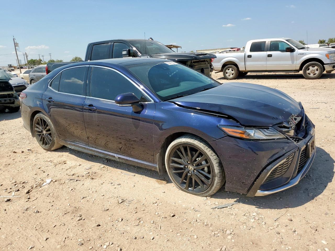 TOYOTA CAMRY XSE