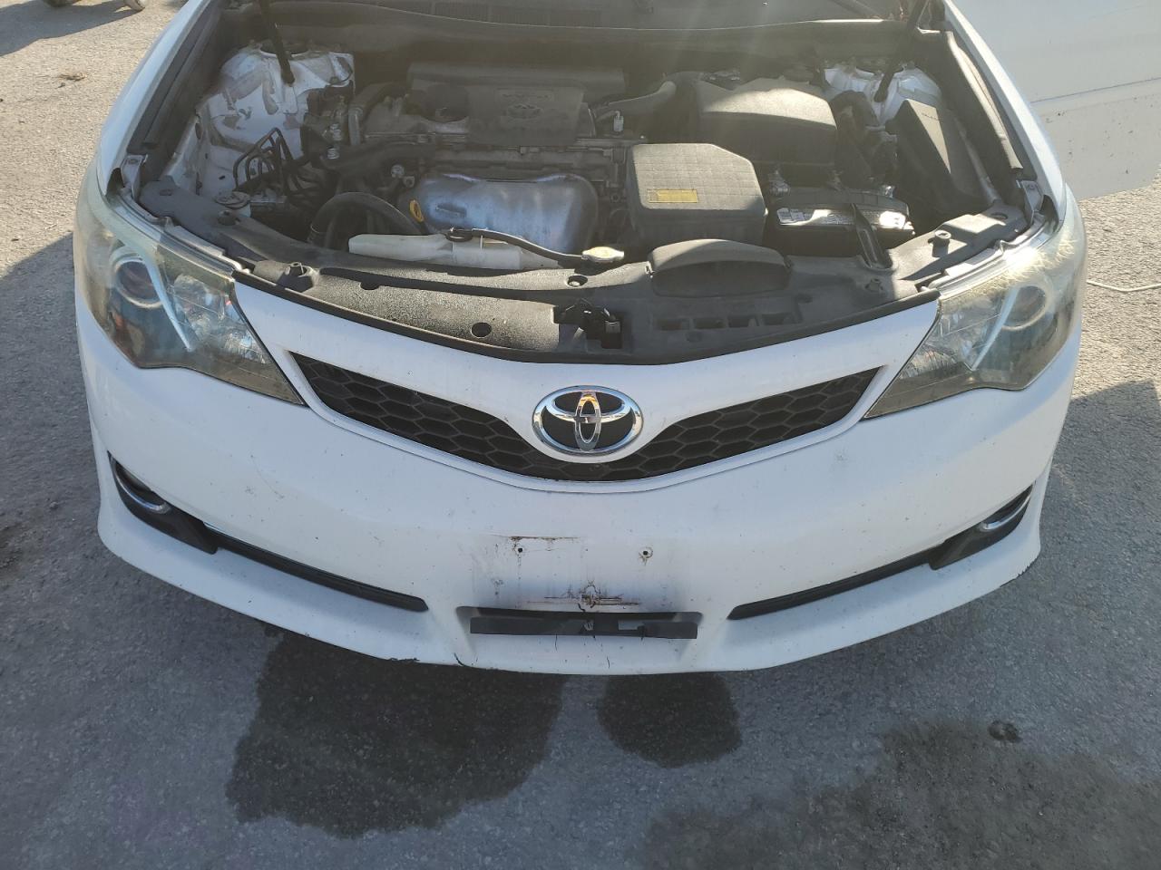 TOYOTA CAMRY BASE