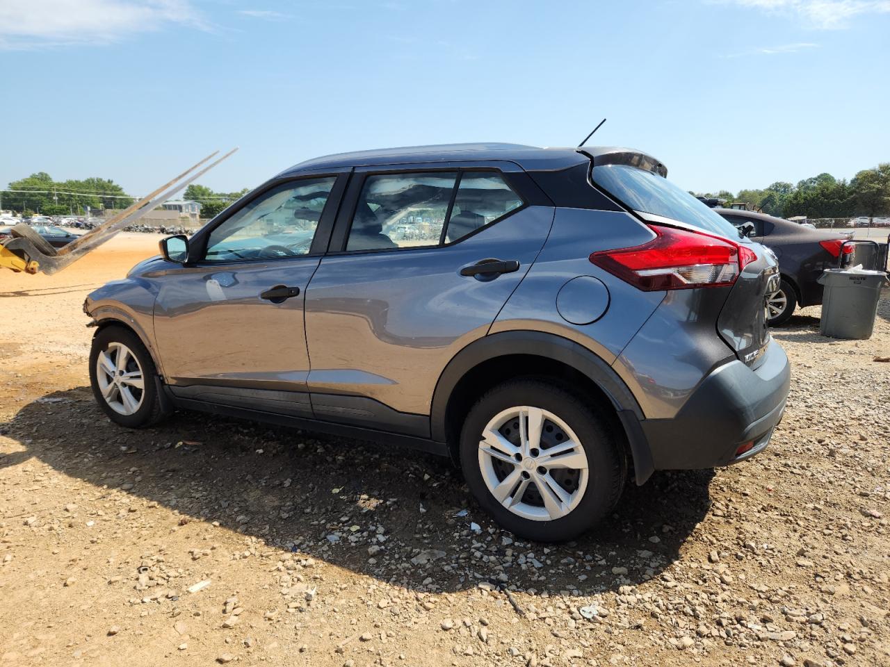 NISSAN KICKS S