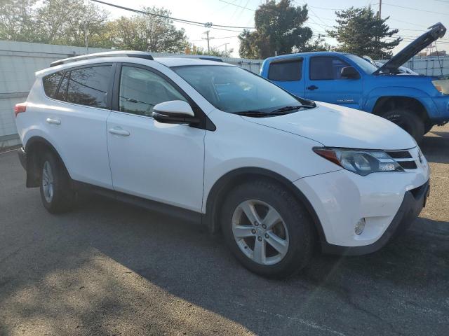 2014 TOYOTA RAV4 XLE - JTMRFREVXED093415