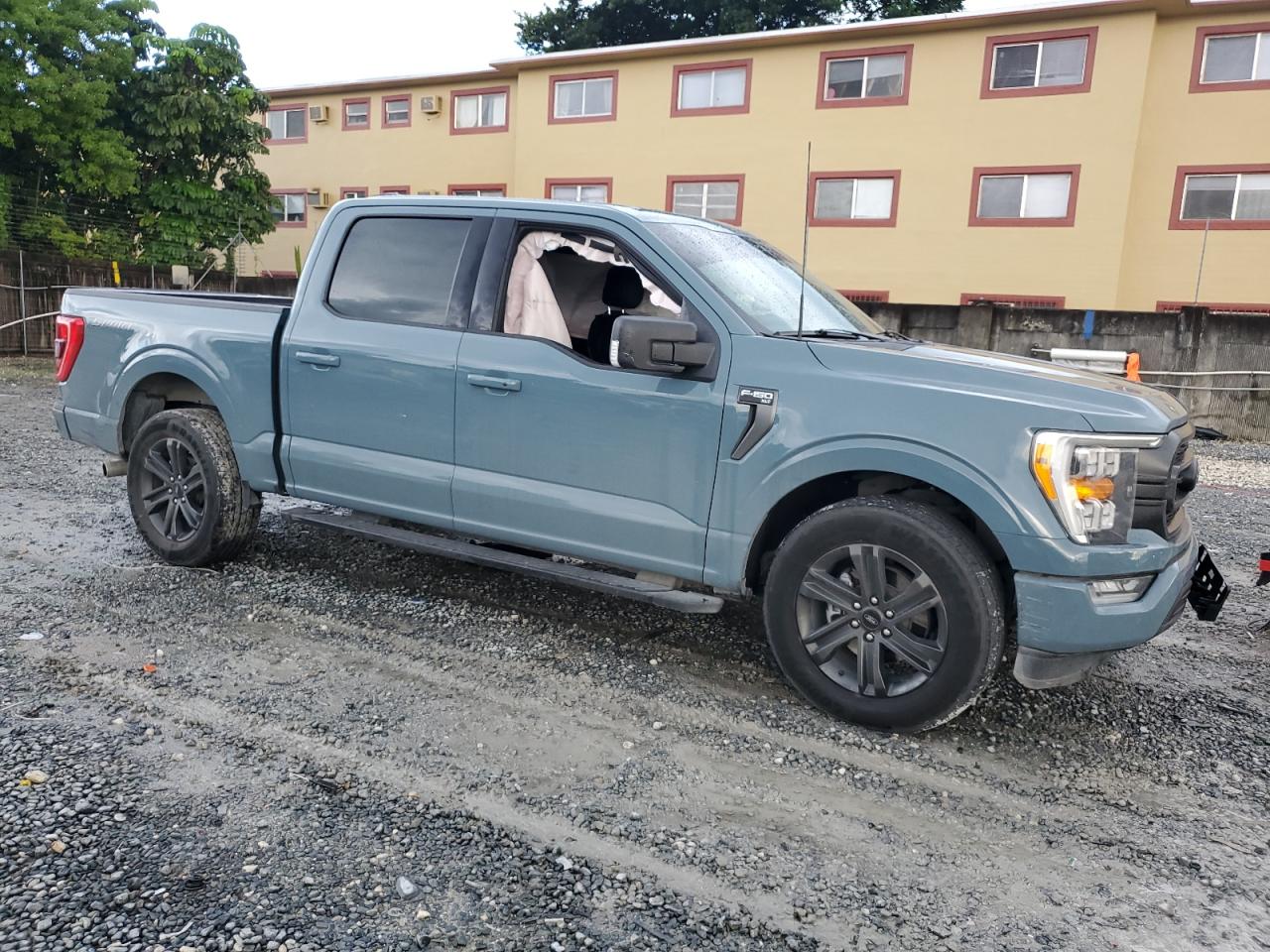 FORD F-150 SUPERCREW