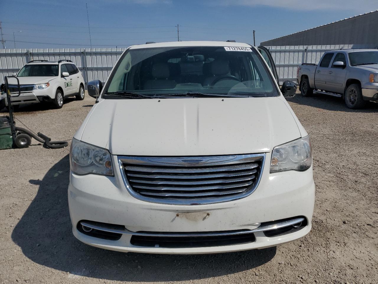 CHRYSLER TOWN & COUNTRY TOURING L