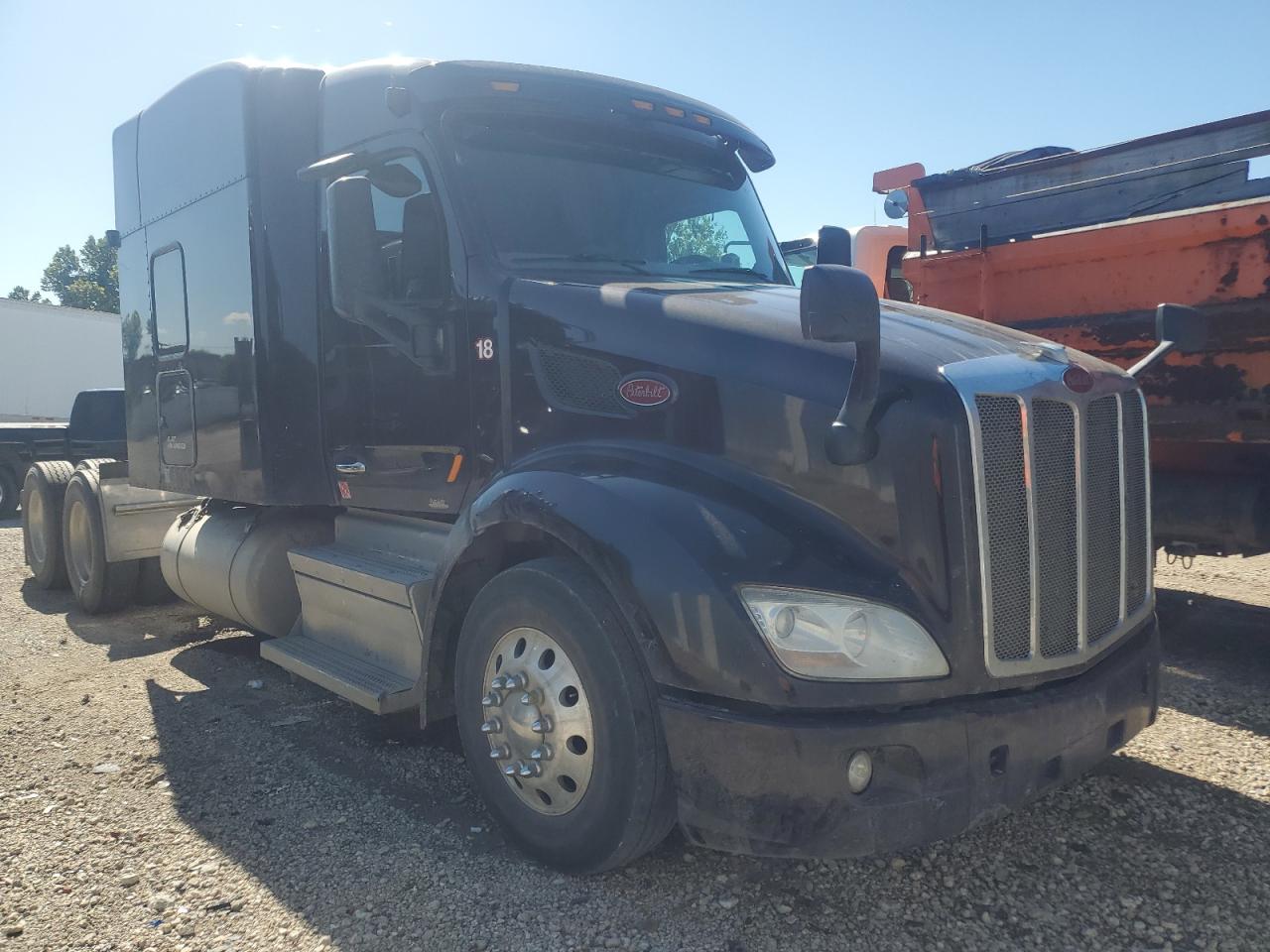  Salvage Peterbilt 579